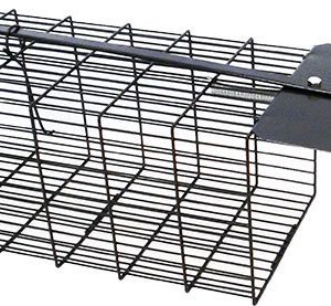 Jaula trampa metálica para ratas, ratones y otros roedores de gran tamaño. Uso sencillo y muy efectivo con cebo natural. Formato; Trampa de muelle metal color negro.